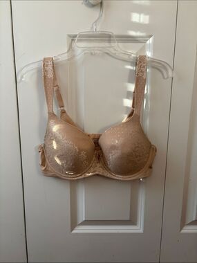 Vanity Fair Women’s Lace T-Shirt Bra in Nude Size 38C